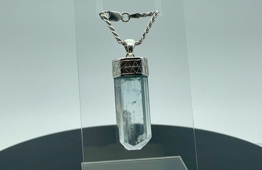 Crystal Pendant (Aquamarine)