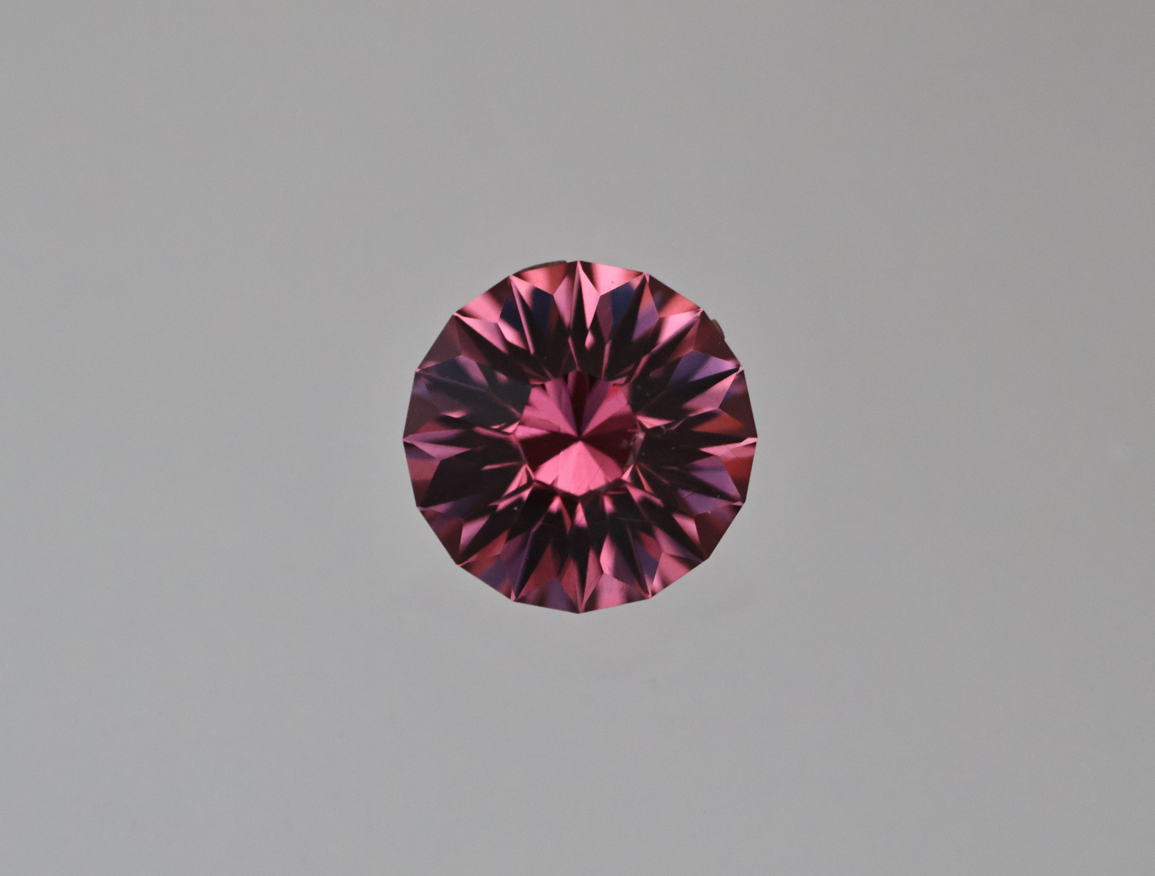 Tunduru Garnet 1 ct. Round