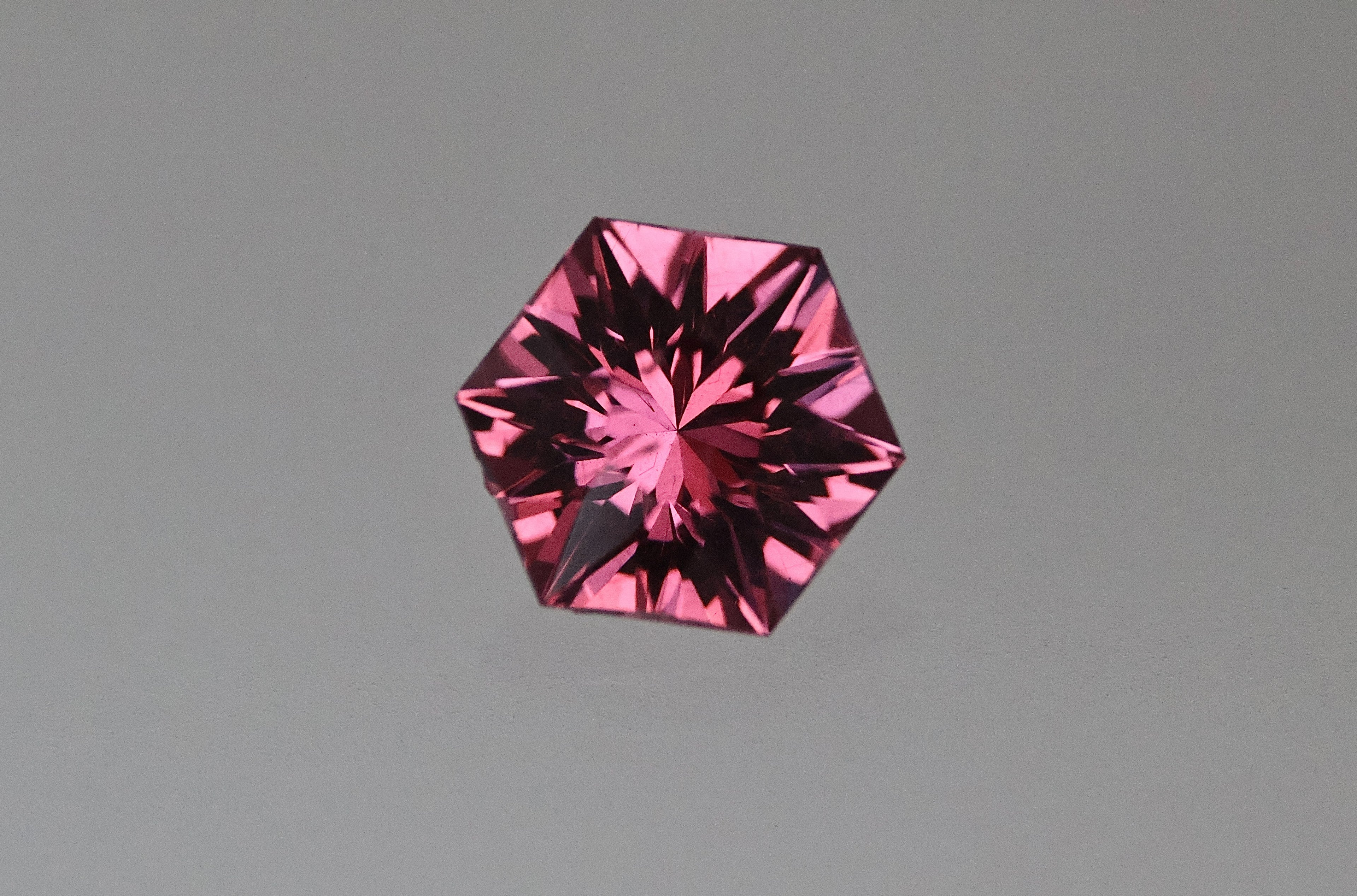 Tunduru Garnet 1 ct. Hexagon