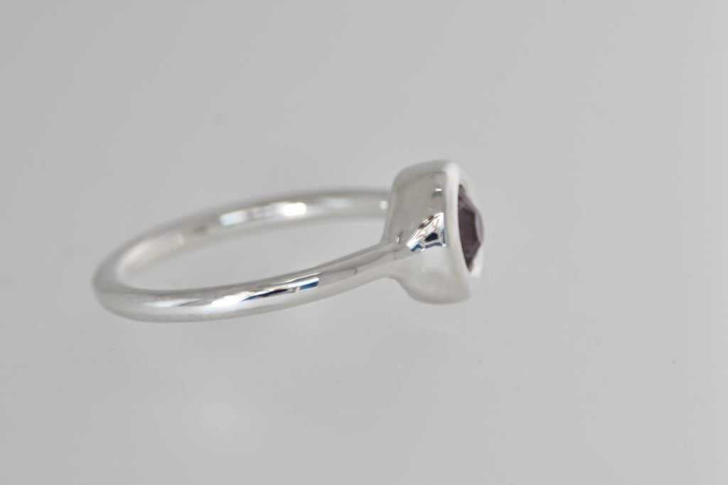 Thick Bezel Tunduru Color-Shift Garnet Silver Ring