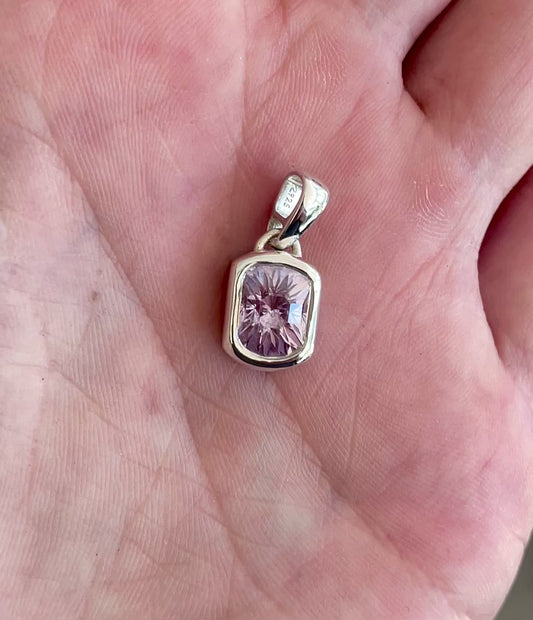 "England Flag" YAG Bezel-Set (Yttrium Aluminum Garnet) Pendant in Silver