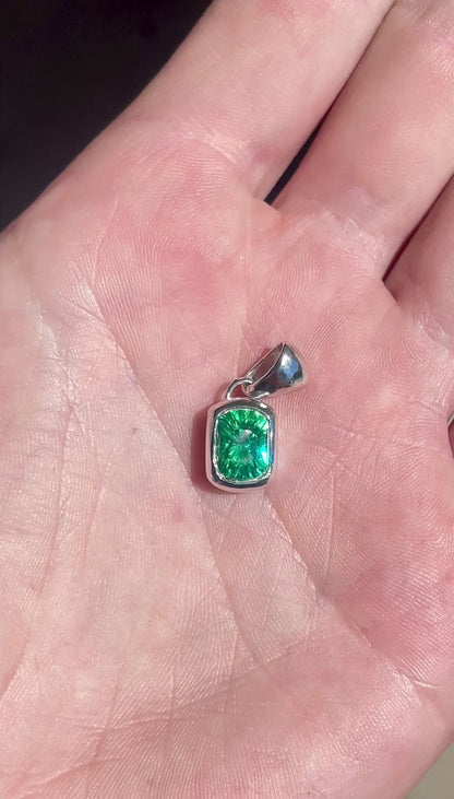 "England Flag" YAG Bezel-Set (Yttrium Aluminum Garnet) Pendant in Silver