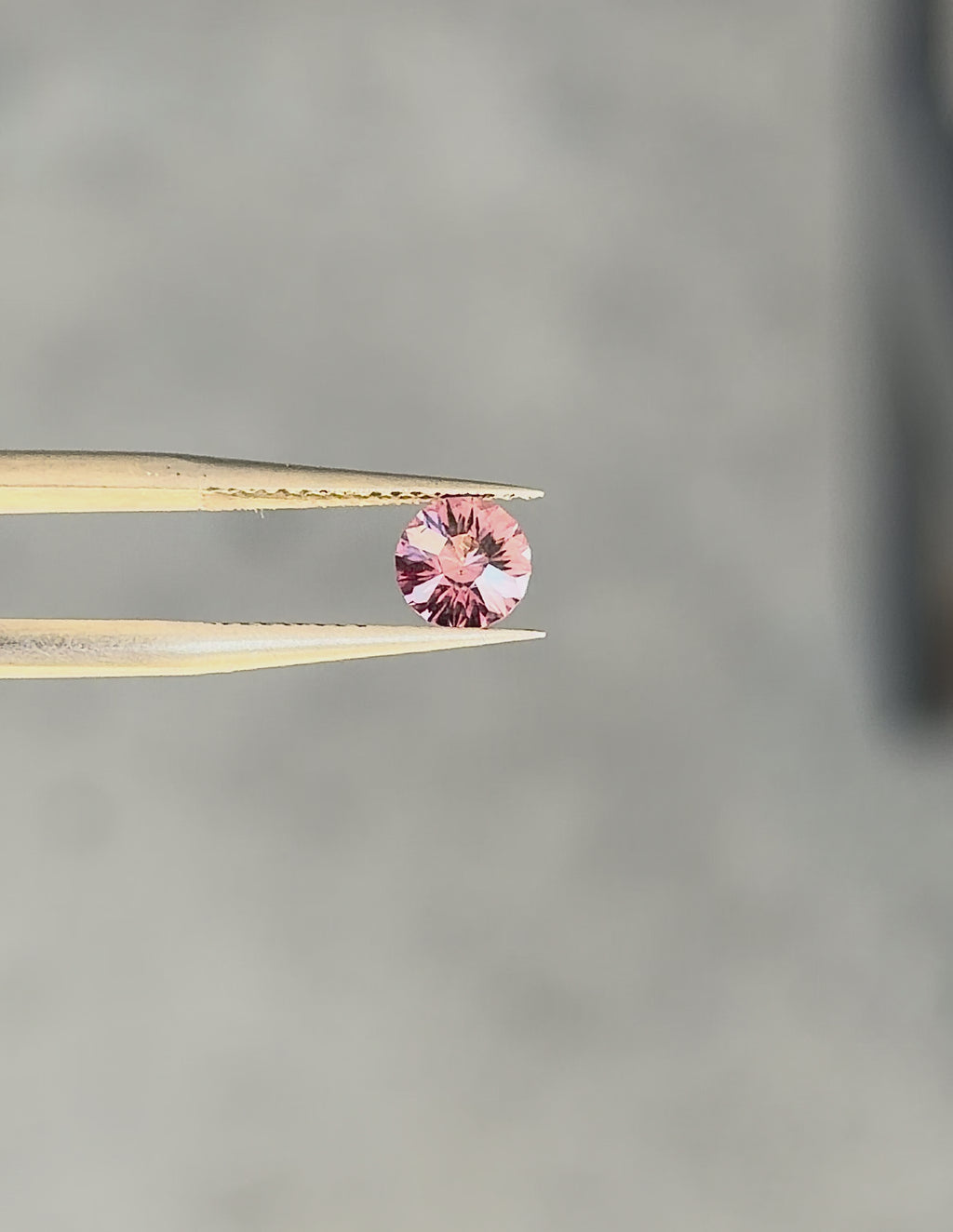 Color-Shift Tunduru Garnet  .83 ct.  Round