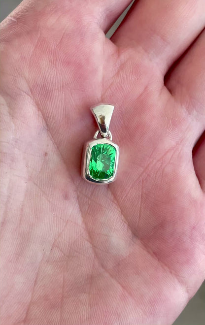 "England Flag" YAG Bezel-Set (Yttrium Aluminum Garnet) Pendant in Silver